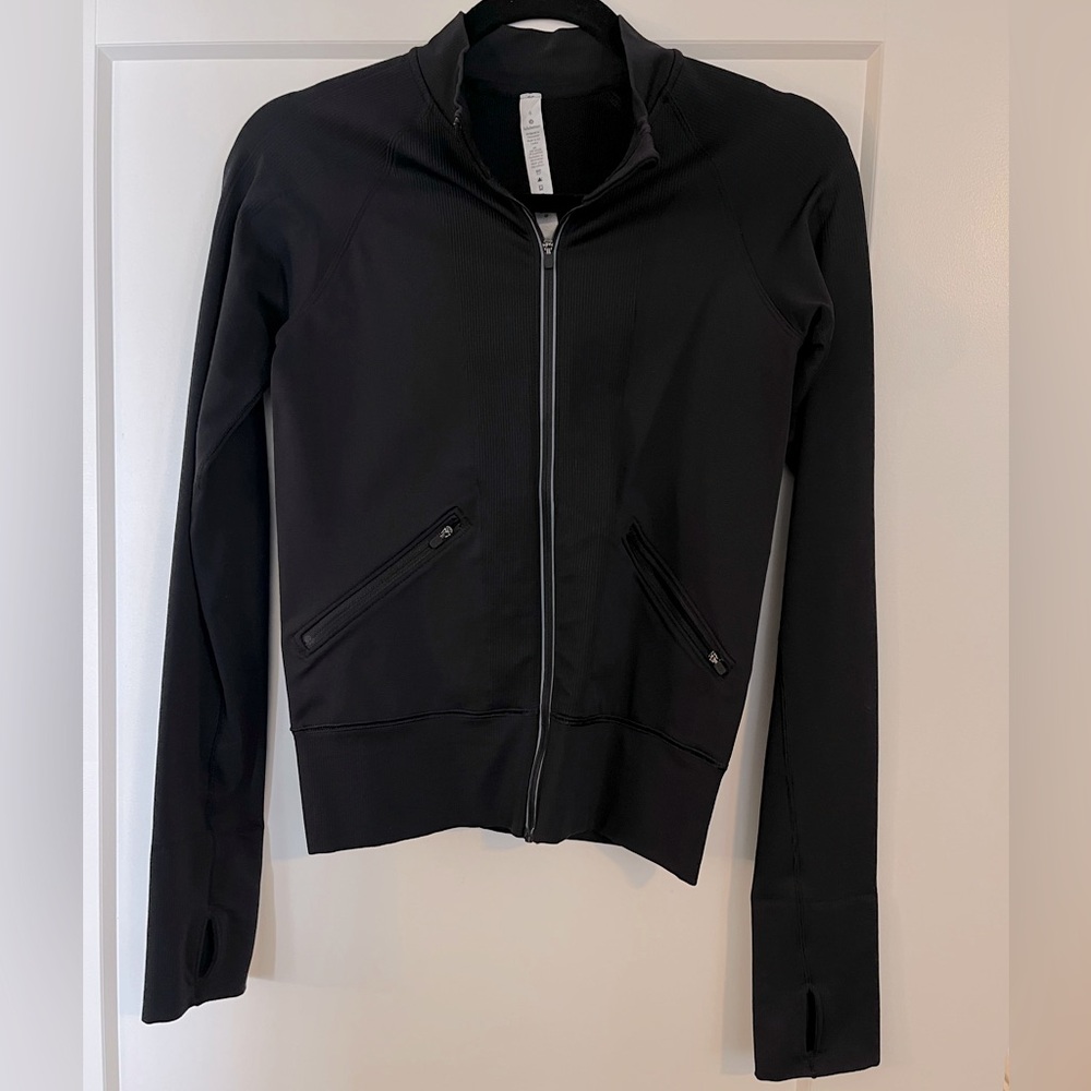 Black lululemon bomber jacket in size 6